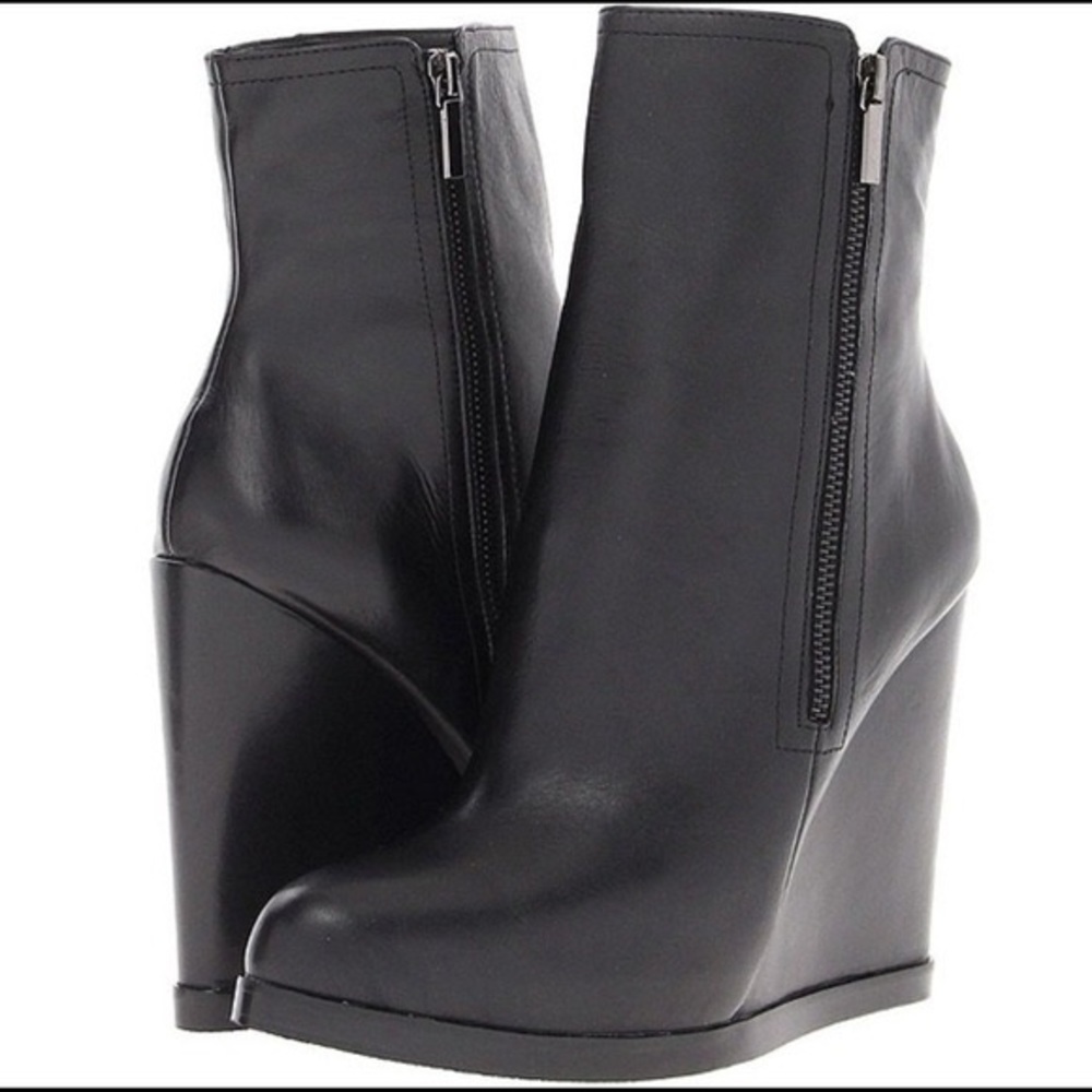 Truth or Dare by Madonna Wedge Booties sz 10